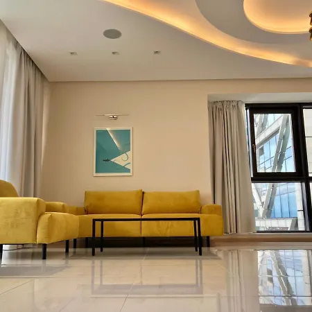Point Grand Apartment *