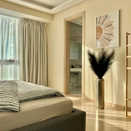 Apartment Point Grand *